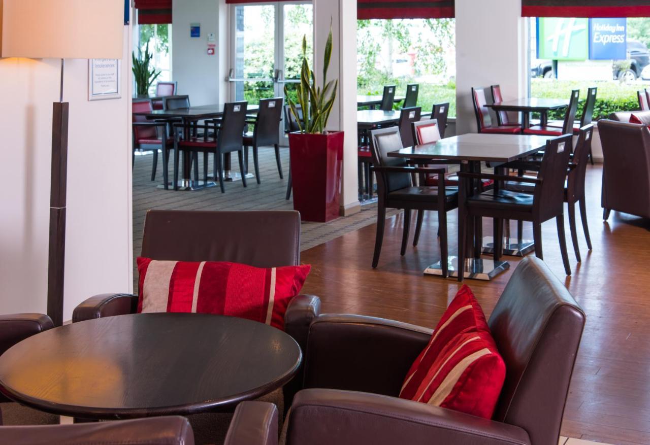 Holiday Inn Express Leeds City Centre By Ihg Exterior foto