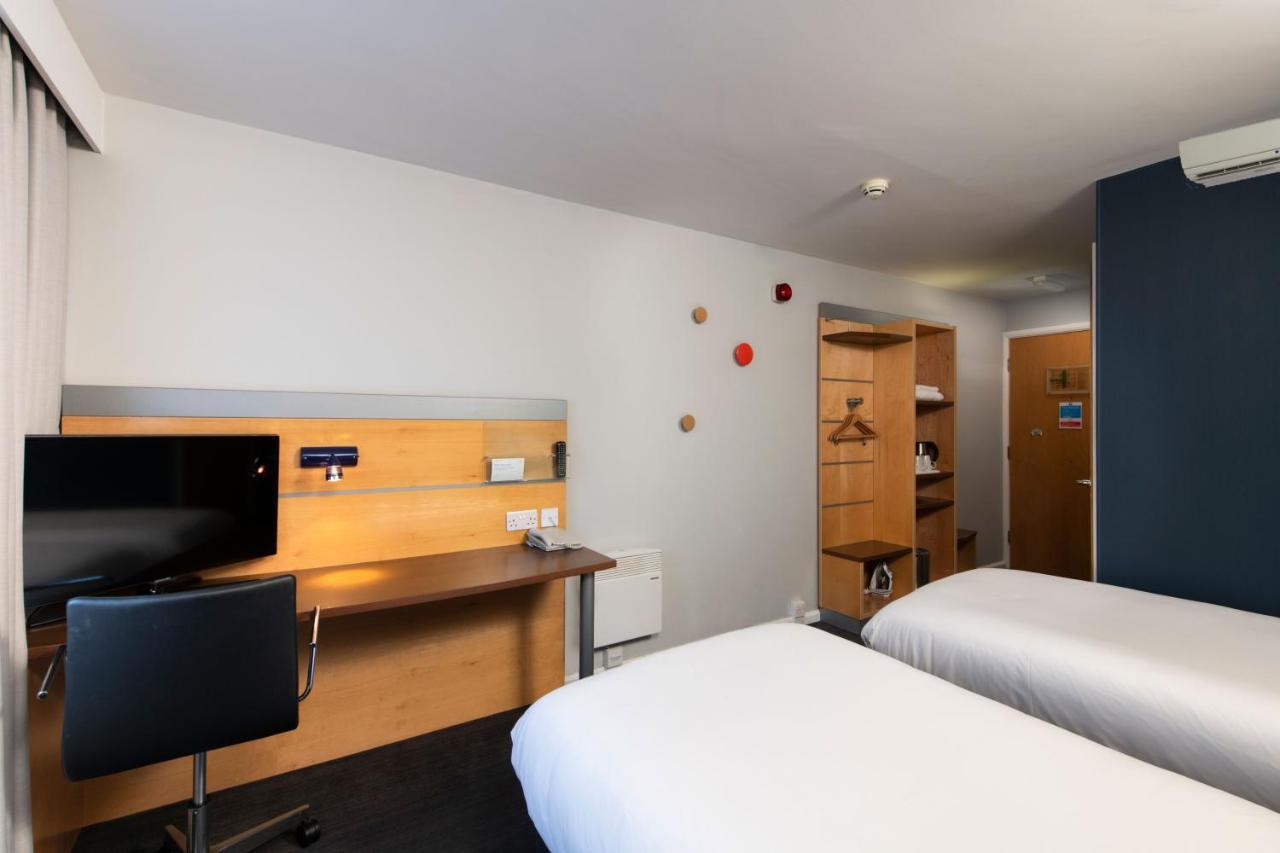 Holiday Inn Express Leeds City Centre By Ihg Exterior foto