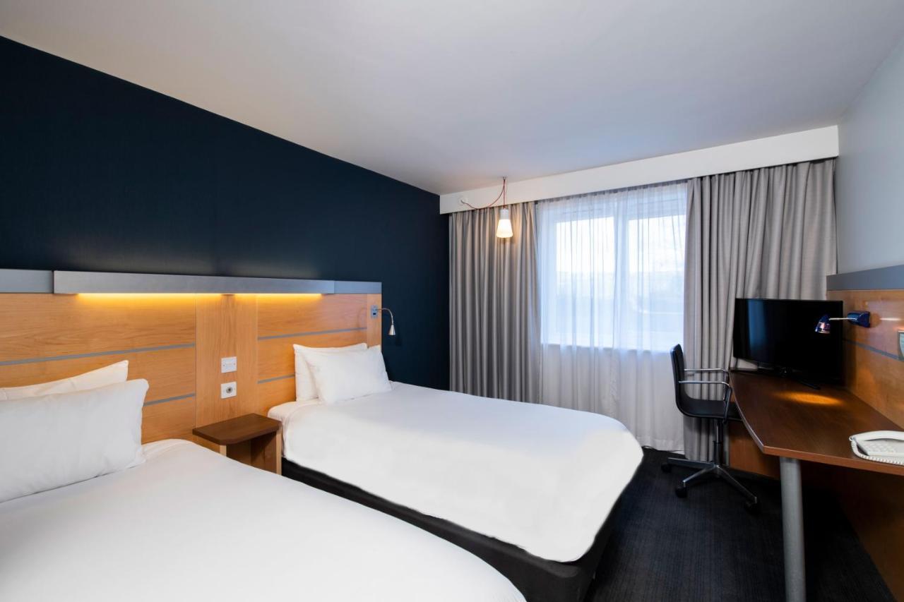 Holiday Inn Express Leeds City Centre By Ihg Exterior foto
