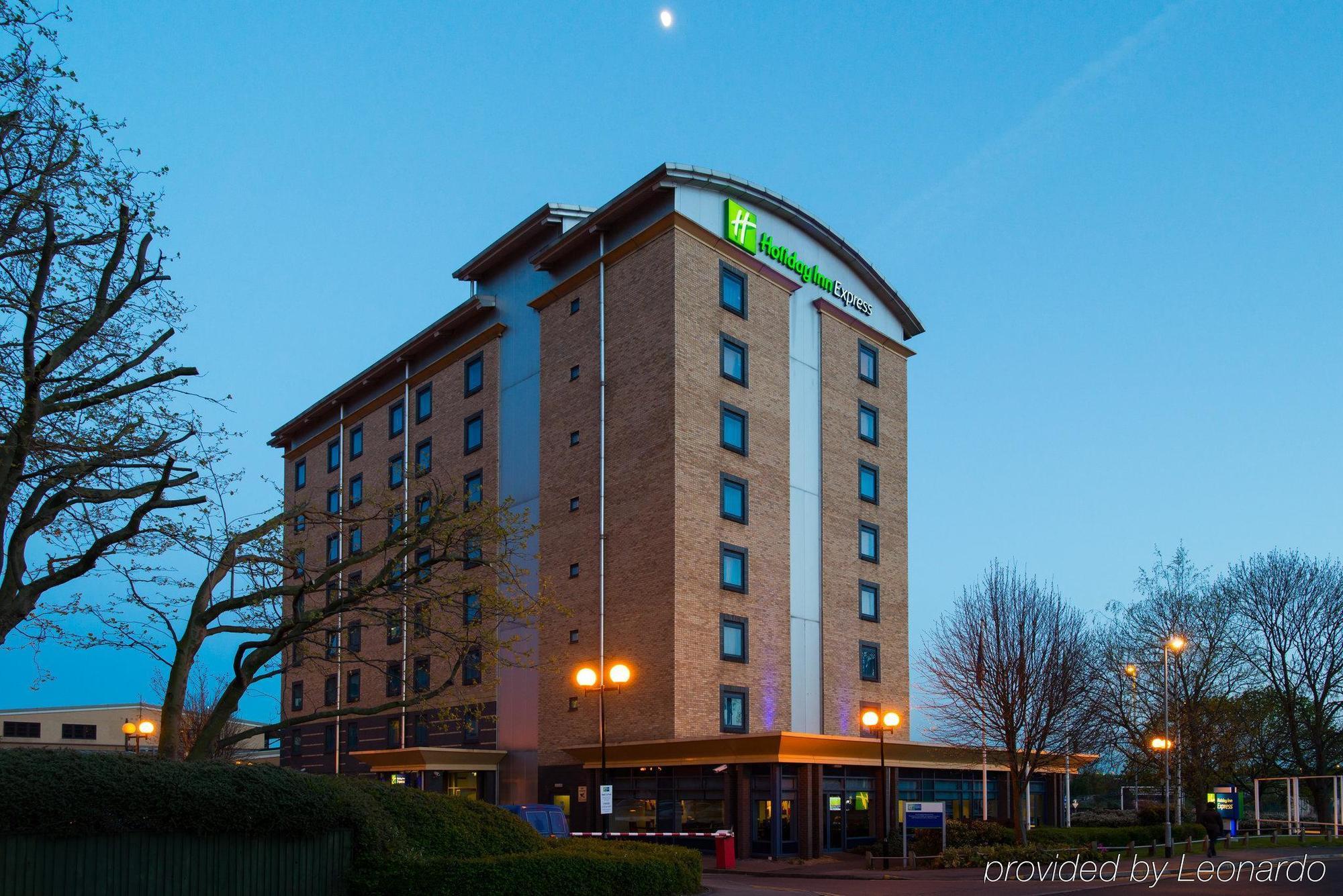 Holiday Inn Express Leeds City Centre By Ihg Exterior foto