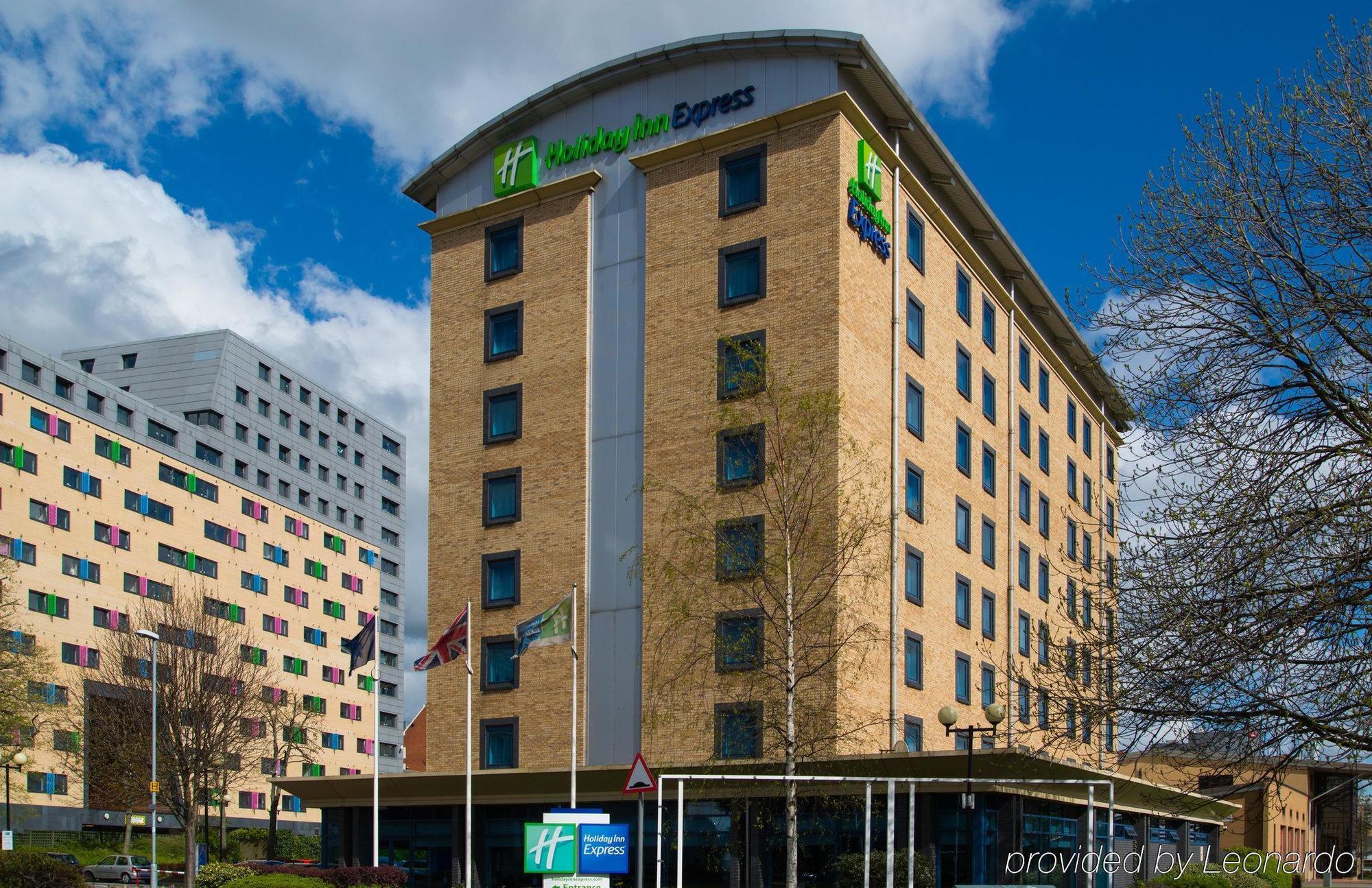 Holiday Inn Express Leeds City Centre By Ihg Exterior foto