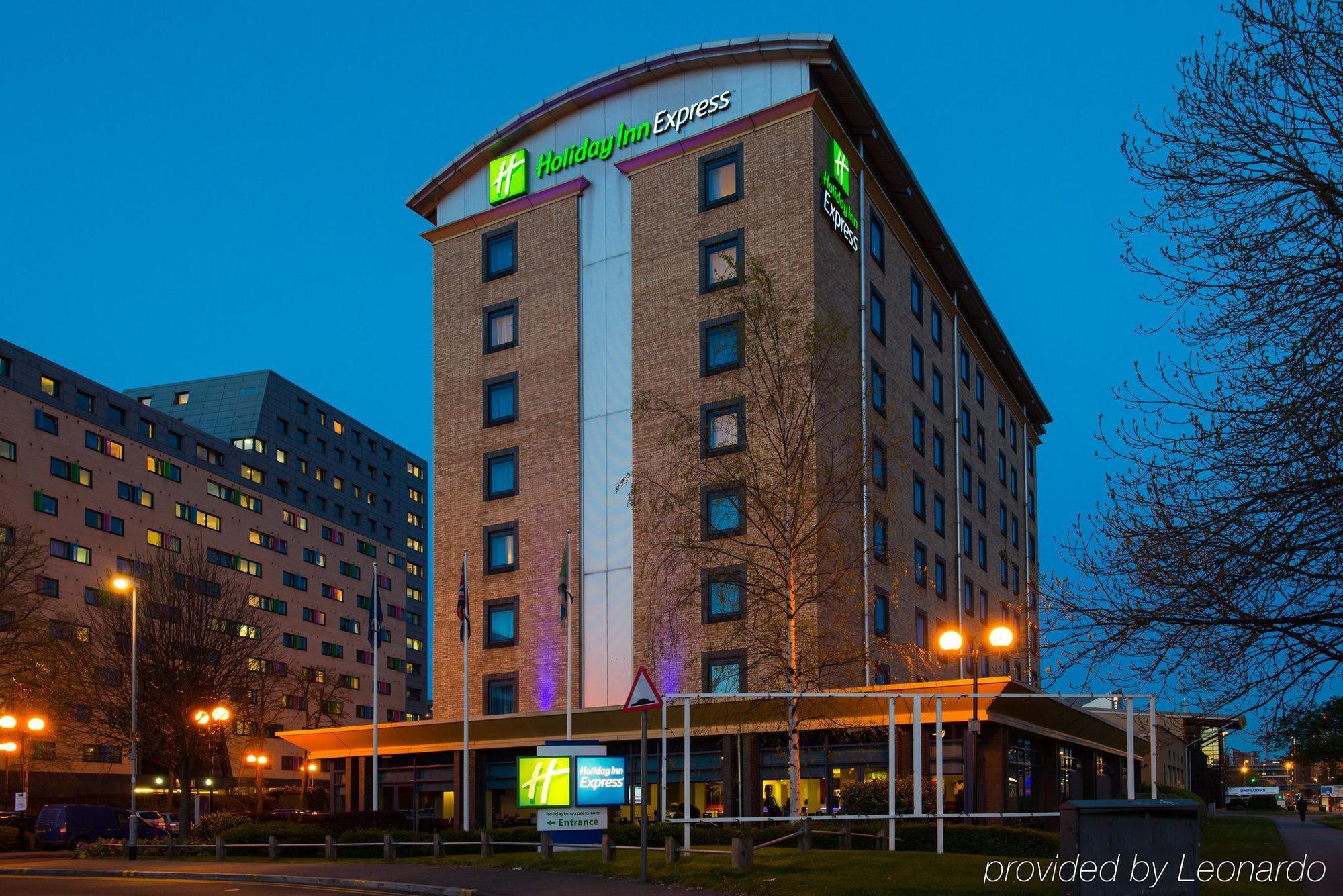 Holiday Inn Express Leeds City Centre By Ihg Exterior foto