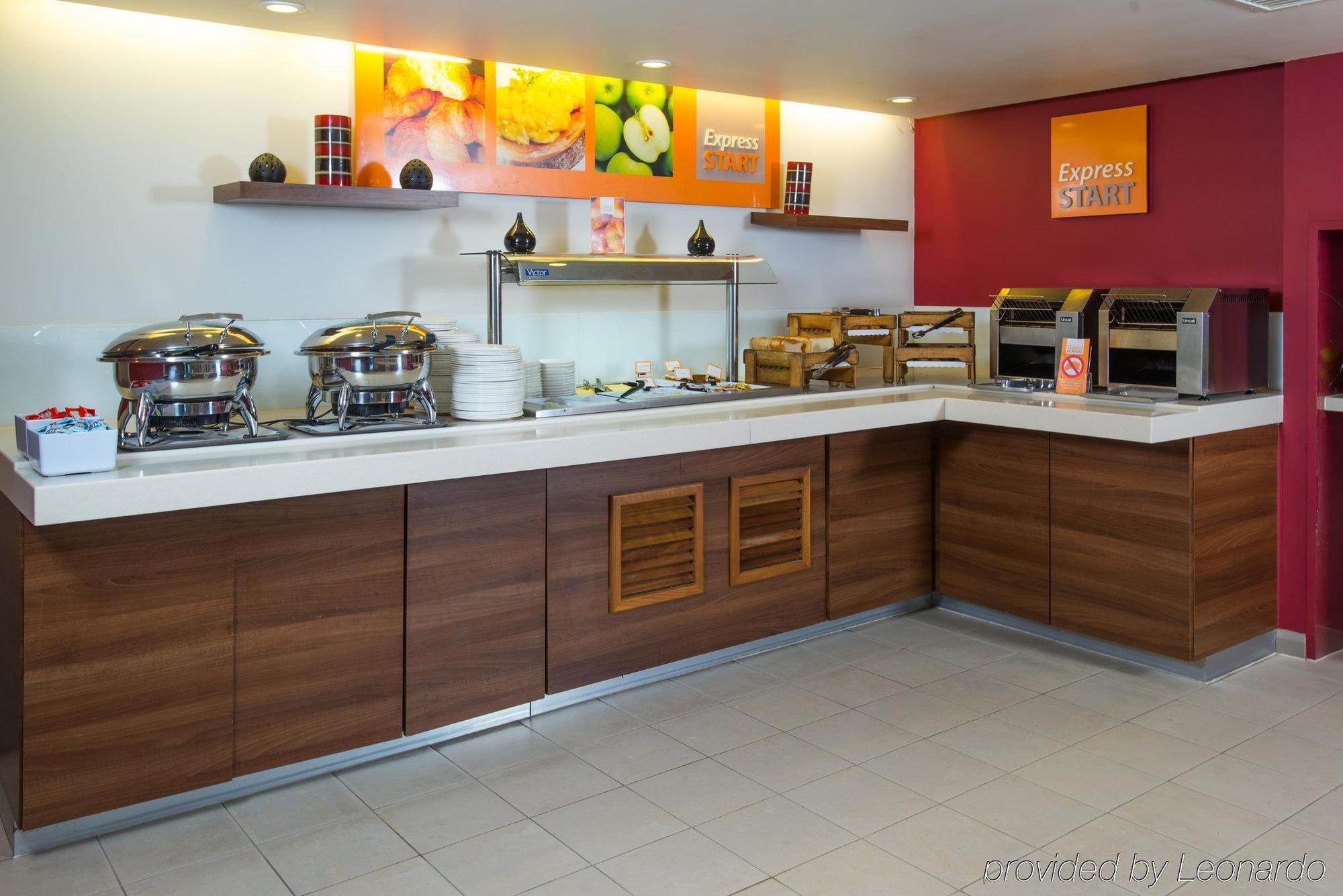 Holiday Inn Express Leeds City Centre By Ihg Exterior foto