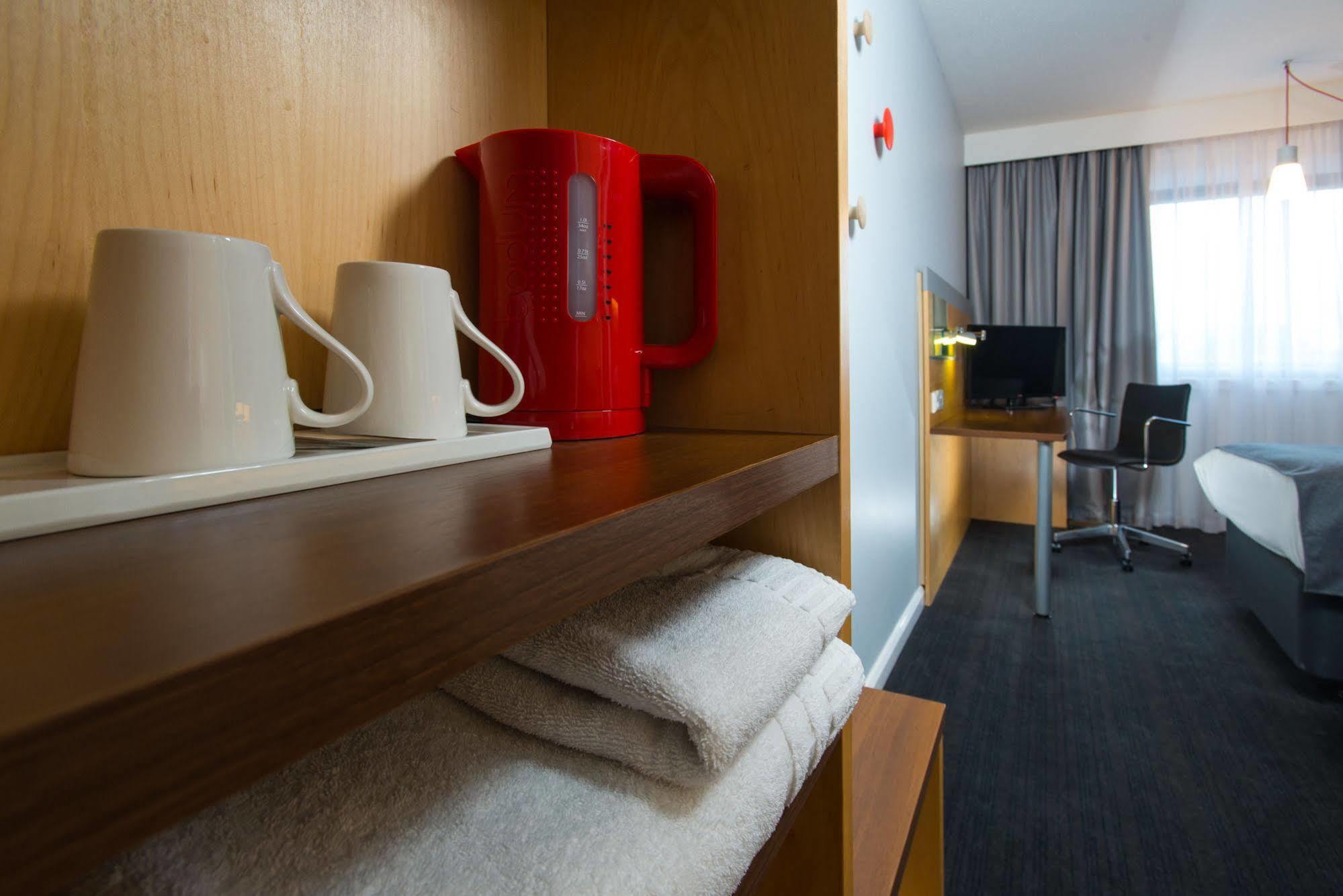 Holiday Inn Express Leeds City Centre By Ihg Exterior foto