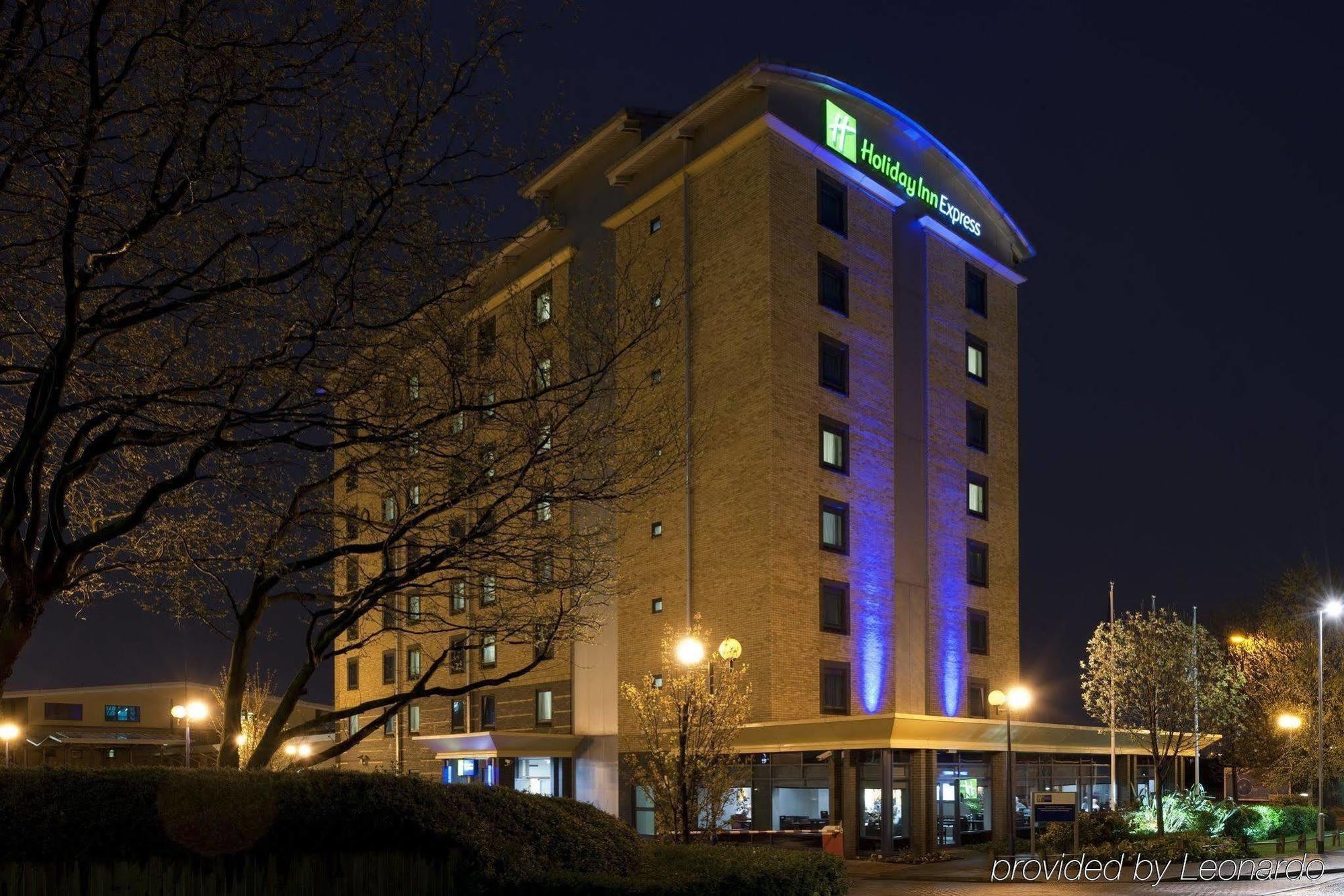 Holiday Inn Express Leeds City Centre By Ihg Exterior foto